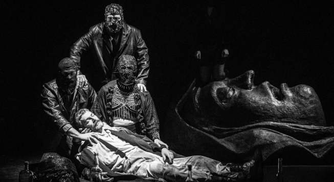 Il Santo Bevitore © courtesy Aria Teatro