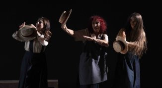 Venivamo tutte per mare, con Cristina Crippa, Elena Russo Arman e Carolina Cametti