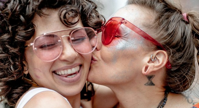 Donne © Unsplash / Brian Kyed