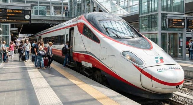 Treno in stazione © gemini per mentelocale