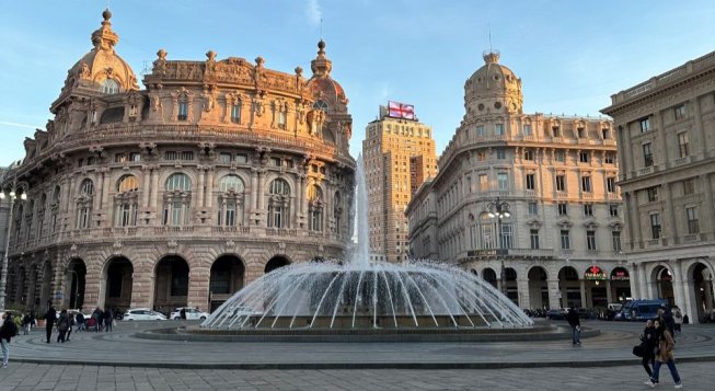 Fontana di piazza De Ferrari ©Ancila Mettekkatt
