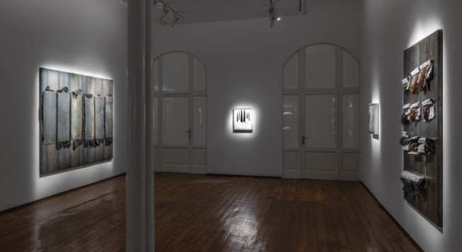 Kounellis | Warhol © Guido Rizzuti, courtesy Galleria Fumagalli