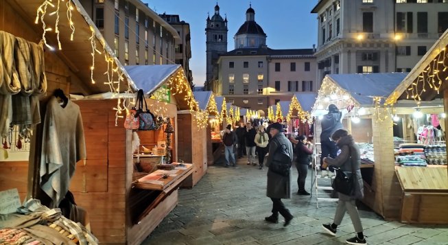 Mercatino di Natale in piazza Matteotti ©genova.confesercenti.it