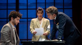 A Mirror. Uno spettacolo falso e non autorizzato al Teatro Gioiello