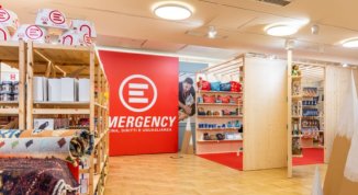 Spazio Natale Emergency 2025, mercatino solidale