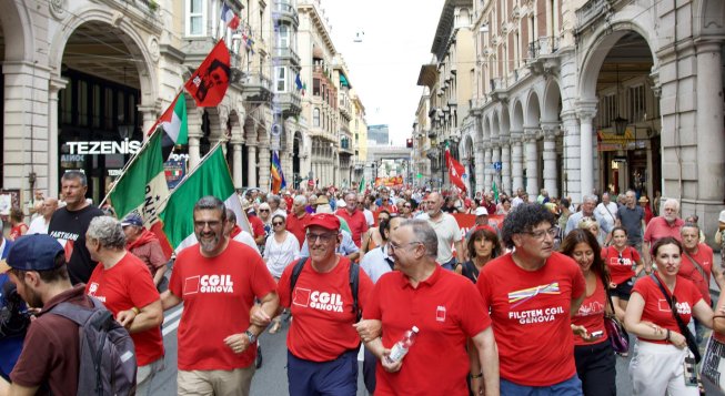 Cgil Genova in corteo ©Facebook.com/cgilgenova