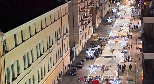 Mercatino in via Tortosa ©Facebook.com/civmarassi