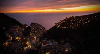 Accensione presepe di Manarola 2025: programma, Via dell'Amore gratis e treni straordinari