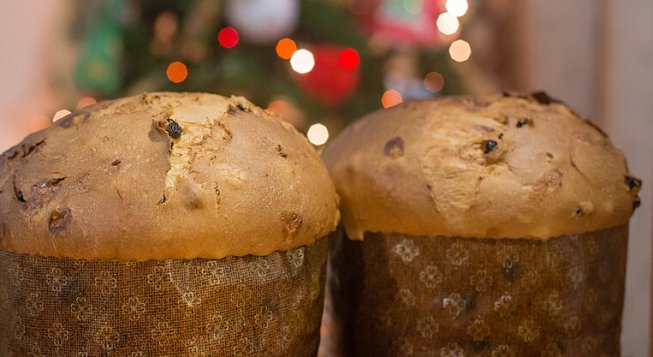 Panettoni © N i c o l a / Wikimedia Commons