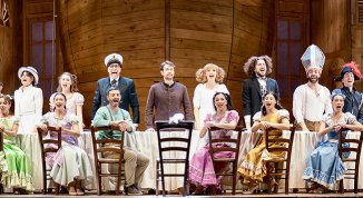 Natale e Capodanno a teatro con Lorella Cuccarini e Aggiungi un posto a tavola