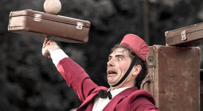 Luigi Ciotta, locandina di Tutti in valigia © Jean Julien Cassina