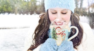 Ice & Chocolate, cioccolata calda gratis ai pattinatori al Porto Antico