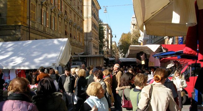 Mercato di Piazza Palermo ©facebook.com/mercatodipiazzapalermogenova