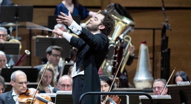 Emmanuel Tjeknavorian © Angelica Concari