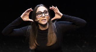 Stand-up, Elfo!, con Aurora Leone