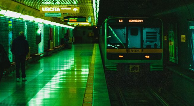 Metro Milano © Andrea Ferrario / Unsplash