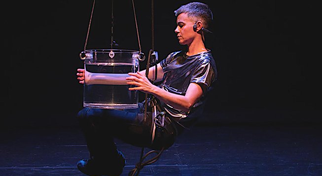 Elena Zanzu in una foto di scena ©Filippo Serra