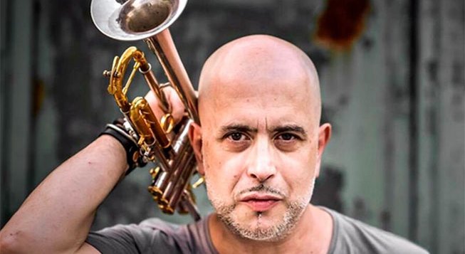 Flavio Boltro con tromba - Teatronazionalegenova.it