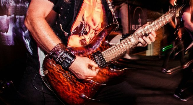 Metal © Unsplash / Evgeniy Smersh