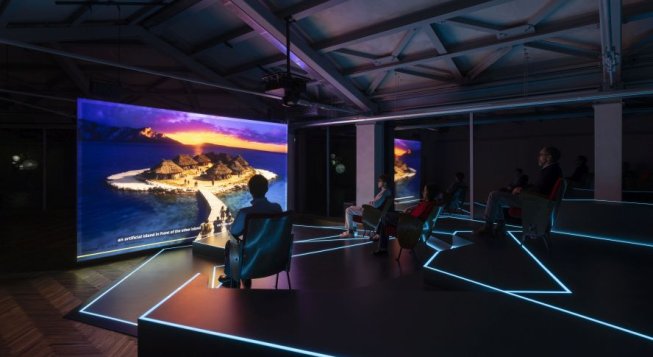 The Island di Hito Steyerl © Andrea Rossetti, courtesy Fondazione Prada