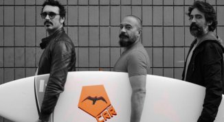 Flying: avventura musicale tra surf, fantasia e metamorfosi alla Claque