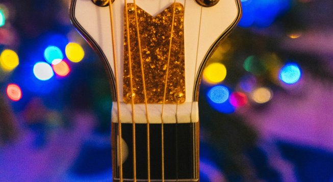 Chitarra © Phil Hearing / Unsplash