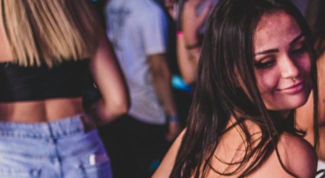 Discoteca © Unsplash / Abstral Official