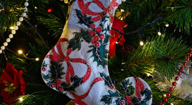 Calza natalizia © Simone Eufemi / Unsplash