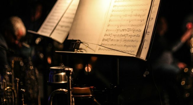 Orchestra © Unsplash / Lucas Alexander