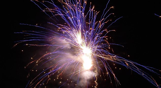 Fuochi d'artificio ©Olarts, Pixabay.com