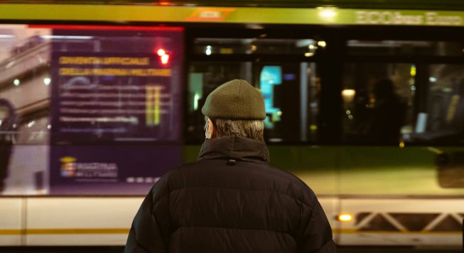 Bus a Milano © Ouael Ben Salah / Unsplash