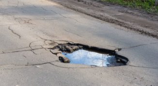 Buche stradali a Torino, centinaia di richieste di risarcimento nel 2025: il Comune aumenta i fondi per la manutenzione