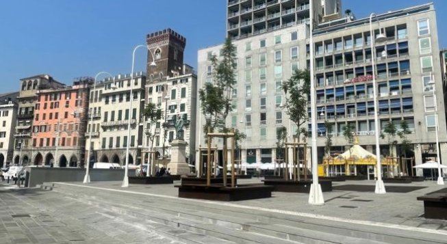 Piazza Caricamento ©Paola Popa