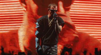 Salmo in concerto sul palco di AstiMusica