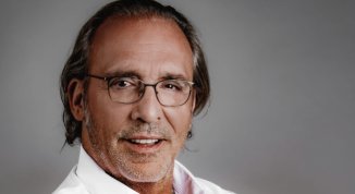  Luca Ward si racconta al Teatro Govi con lo spettacolo Il talento di essere tutti e nessuno