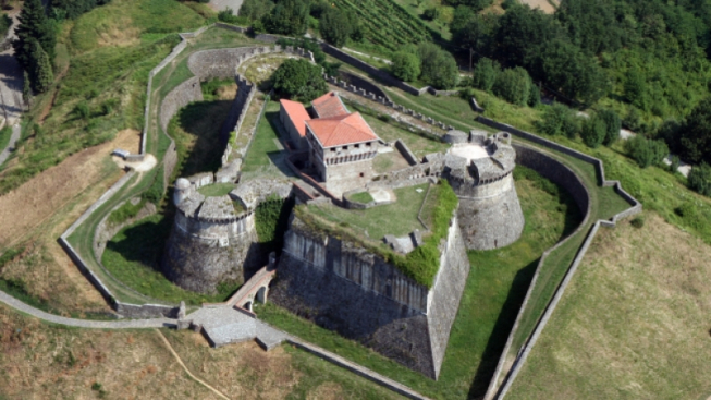 facebook.com/fortezza.sarzanello