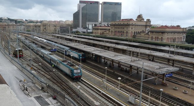 Stazione Genova Brignole ©Smiley.toerist, wikipedia commons