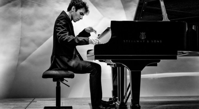 Alexandre Kantorow © Fondation Louis Vuitton / Martin Rapahel Martiq