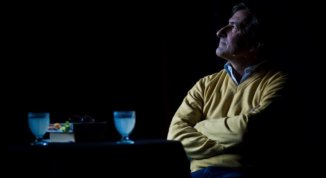 World2B, chiacchiere da bar sul mondo che verrà. Il monologo di Guido Conforti al Teatro dell'Arca Sandro Baldacci