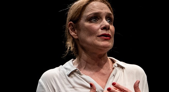 Fabrizia Sacchi in Stabat Mater ©teatrodellatosse.it