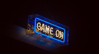 Deejay contro Deejay: game show live con Nicola Savino e Manuela Suma vs Fabio Caressa e Benedetta Parodi