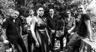 Rituali ipnotici e nuove luci: i Julie's Haircut in concerto allo Spazio 211