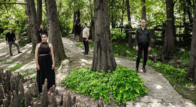 Julie’s Haircut © Antonio Viscido