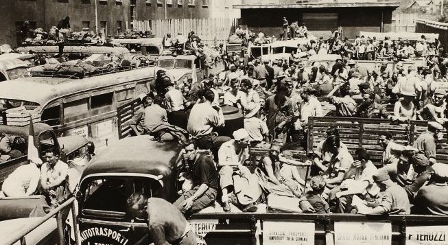 Bolzano giugno 1945, rientro dai lager © Archivio Aned Sesto San Giovanni