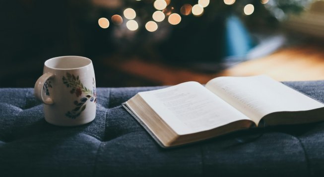 Libro © Unsplash / Jessica Fadel