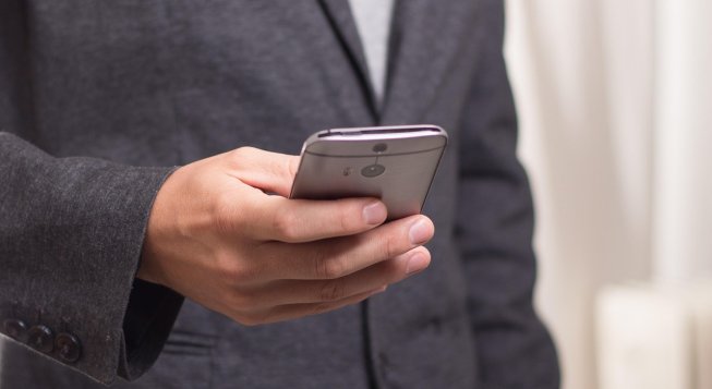 Truffa per telefono ©Niekverlaan - Pixabay