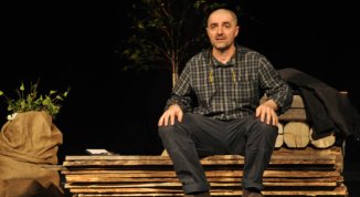 Viaggio ad Auschwitz andata e ritorno: lo spettacolo di Gimmi Basilotta al Teatro Concordia