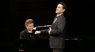 Juan Diego Flórez, recital di canto con Vincenzo Scalera