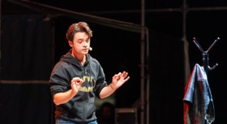 Jonathan Canini a Torino: spettacolo Vado a vivere con me al Teatro Gioiello