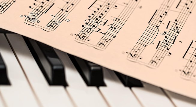 Pianoforte con spartito © stevepb/pixabay.com
